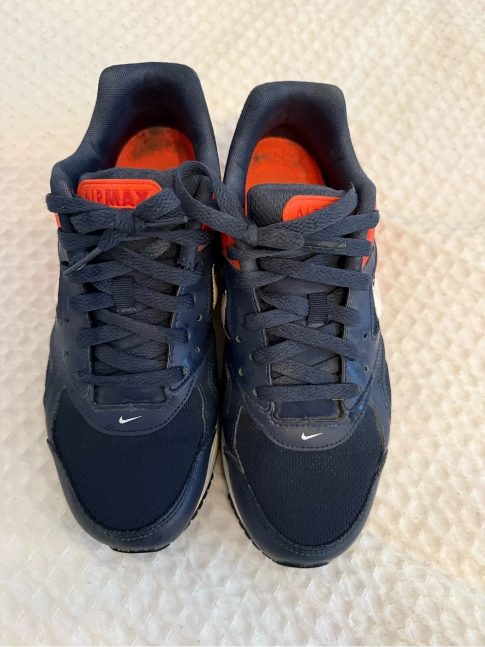 EUC Nike Air Max Navy, White & Red Athletic Sneakers, Women’s 8
